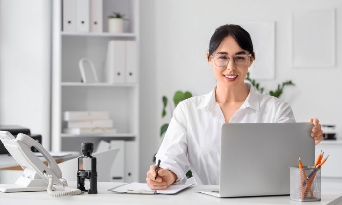 L'IA va-t-elle remplacer le métier de secrétaire médicale ?